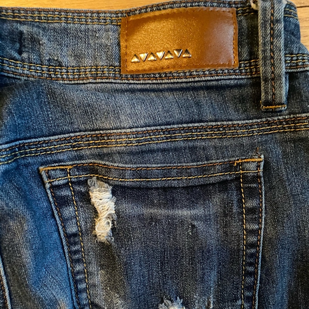 Distressed jeans - Picture 5 of 5